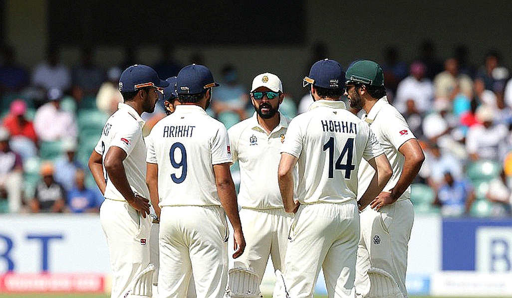 रिज़वान बाहर, ताहा अंदर: पाकिस्तान के टेस्ट रीसेट में सबसे बड़ा सवाल बल्लेबाज़ी का नहीं, कीपर का है रिज़वान बाहर, ताहा अंदर: पाकिस्तान के टेस्ट रीसेट में सबसे बड़ा सवाल बल्लेबाज़ी का नहीं, कीपर का है