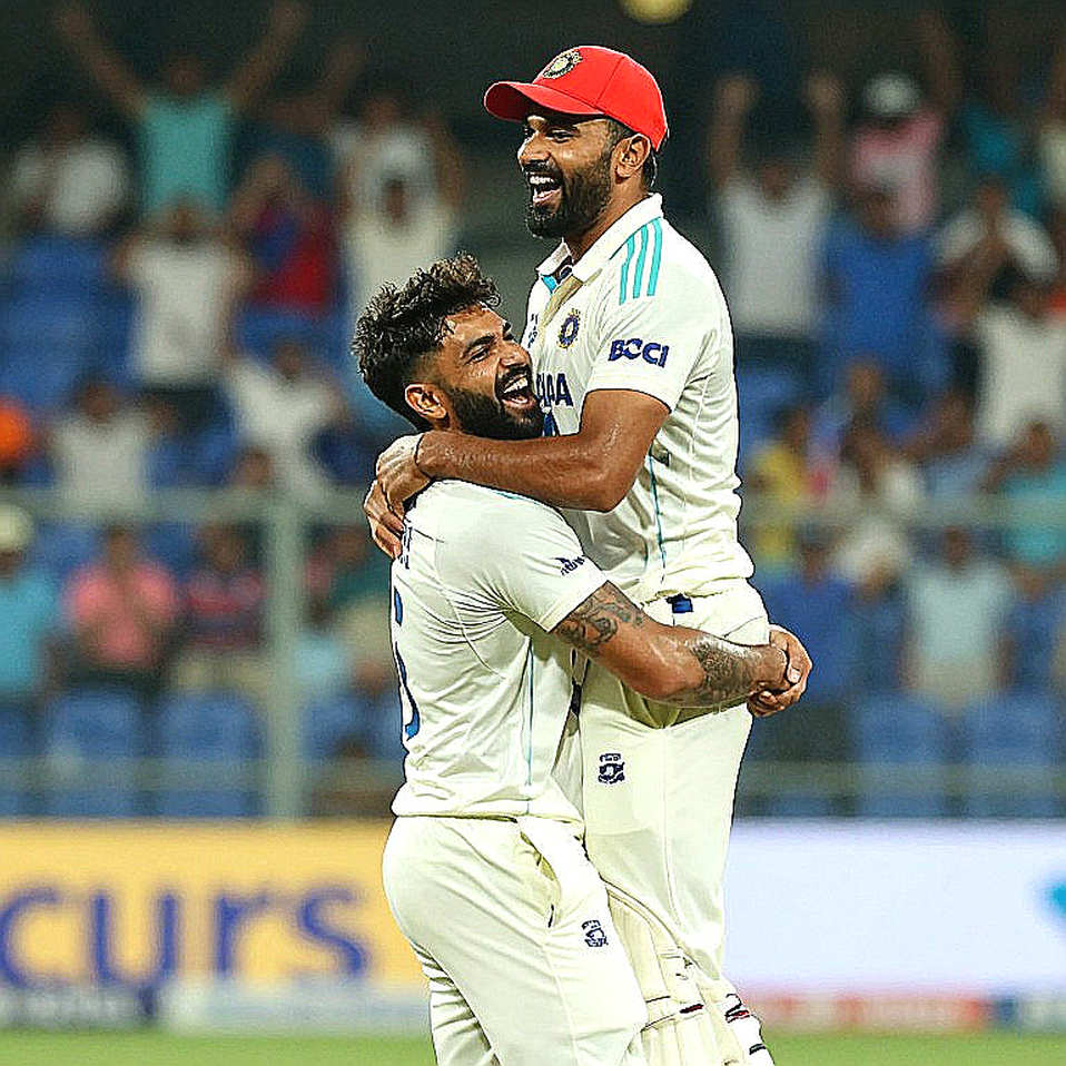 जिस खबर में एक भी क्रिकेटर नहीं था: कराची का एक बैंकिंग सर्कुलर, शारजाह की एक रात, और क्रिकेट फीड का खालीपन
